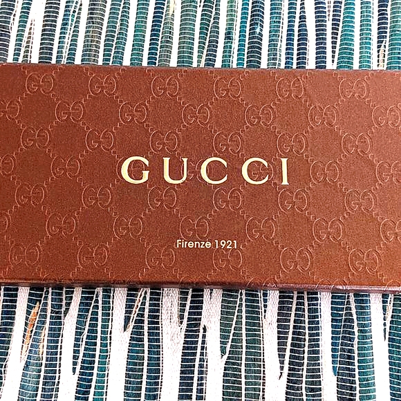 💎✨Authentic✨💎Gucci c.1970's multicolored floral butterfly fruit silk scarf - Picture 5 of 5